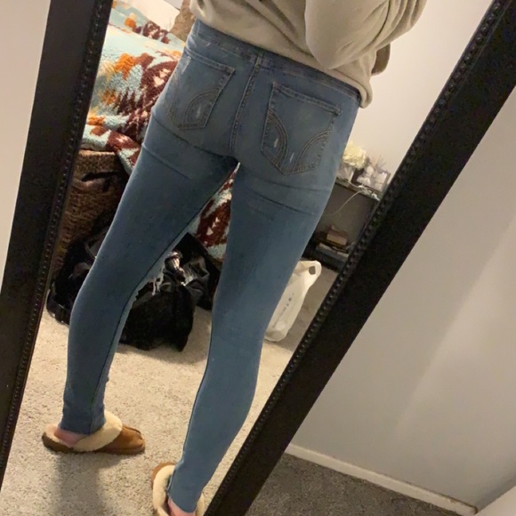 Hollister Skinny Jeans - Picture 3 of 5